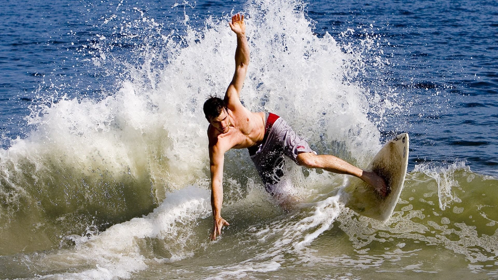 乔纳·隆戈的突破与冲击力,为全黑队带来了无尽荣光,乔纳瓦罗