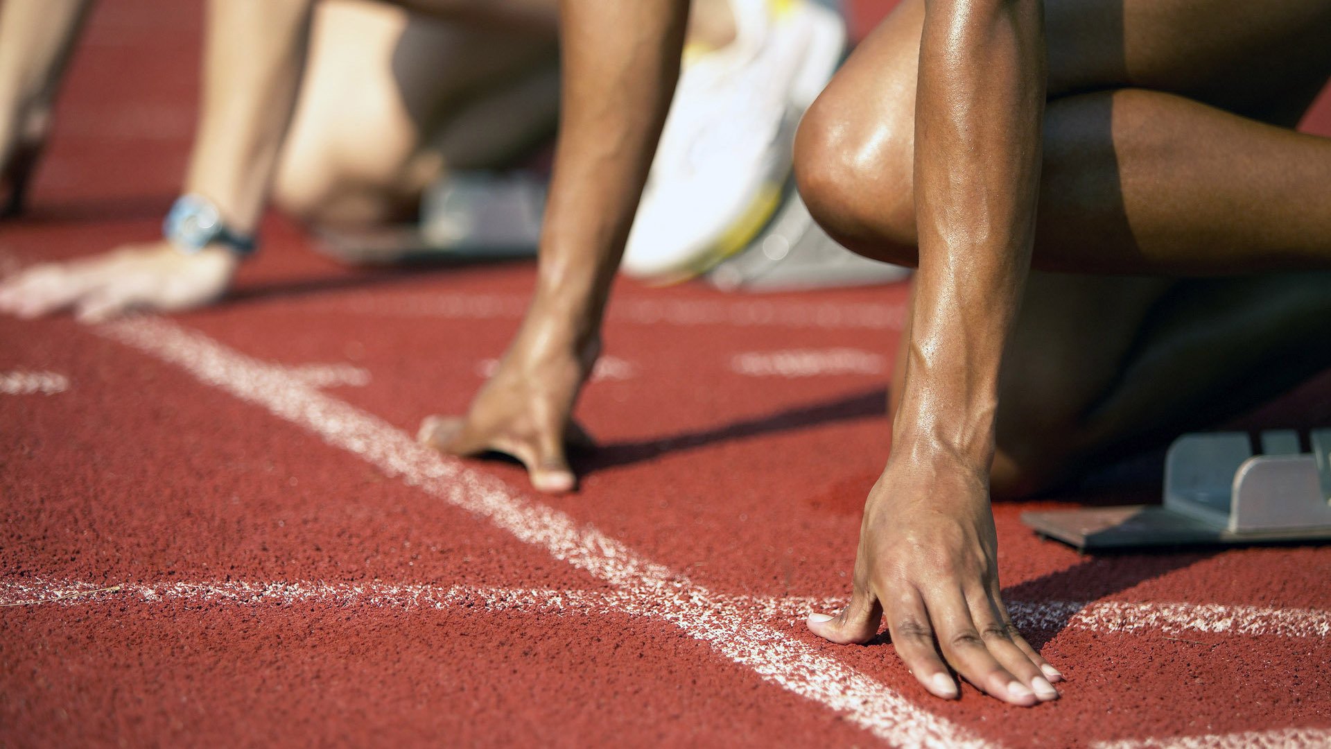 基:全黑队后防线的重要支柱,防守反应速度极快