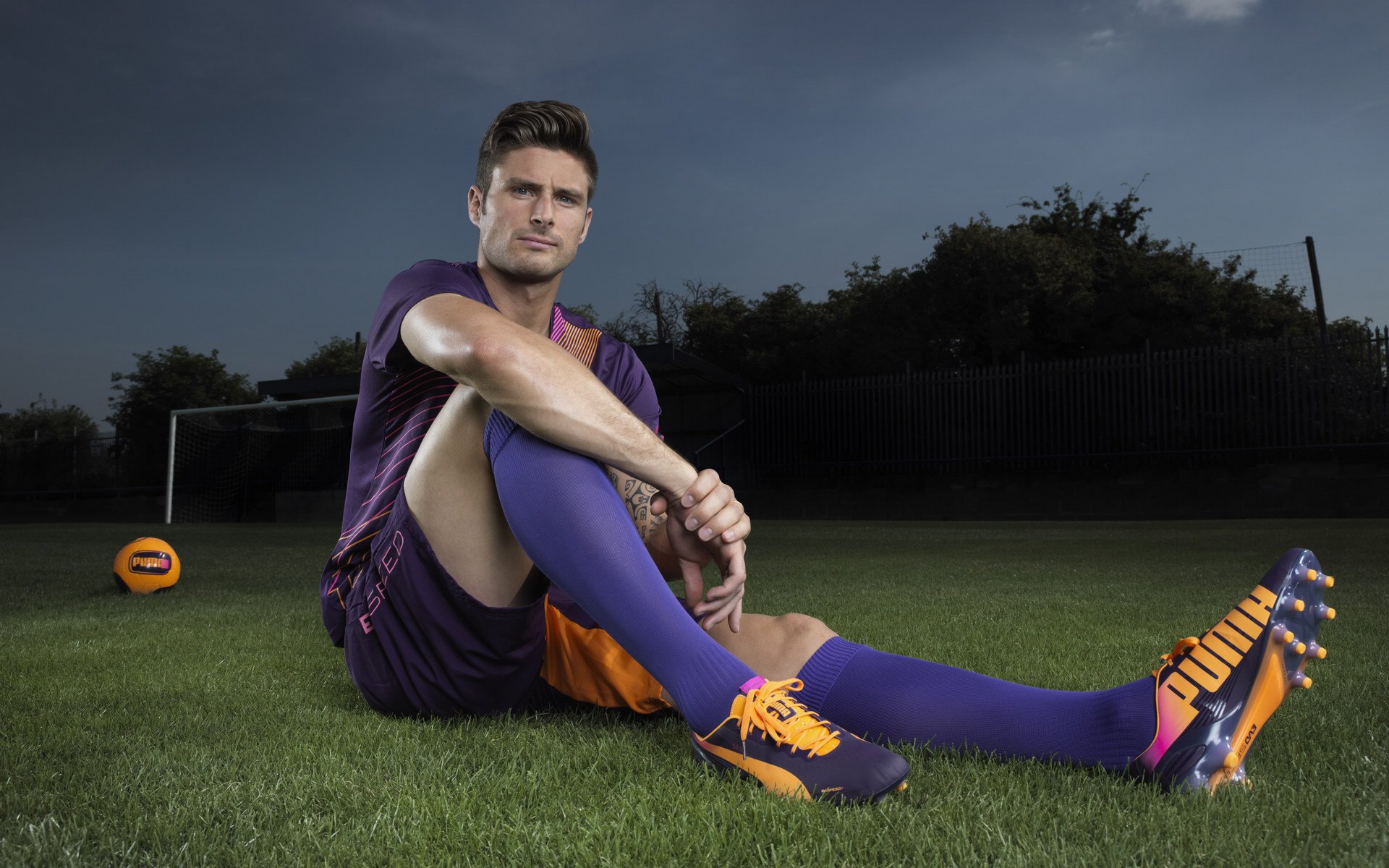 九游（jiuyou.com）游戏-《《英雄联盟》新版本：新增英雄“霜刃”战场全新体验》，英雄联盟新版装备霜火护手