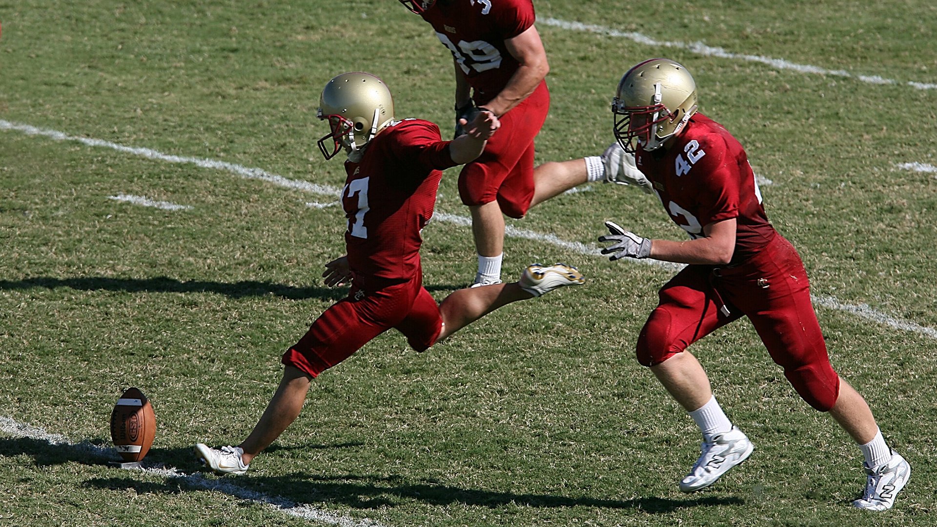 九游网页版官网-足球场地智能管理系统实现全境监控，保障安全高效，足球场地设施
